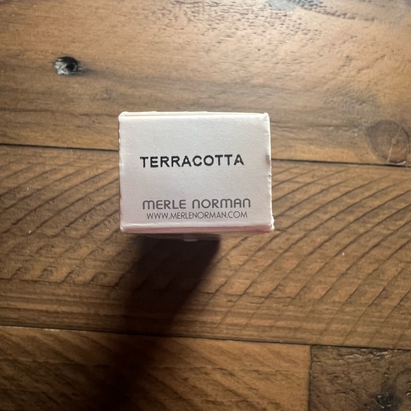 Discontinued Liquid Lip Color by Merle Norman Cosmetics! - Picture 4 of 4